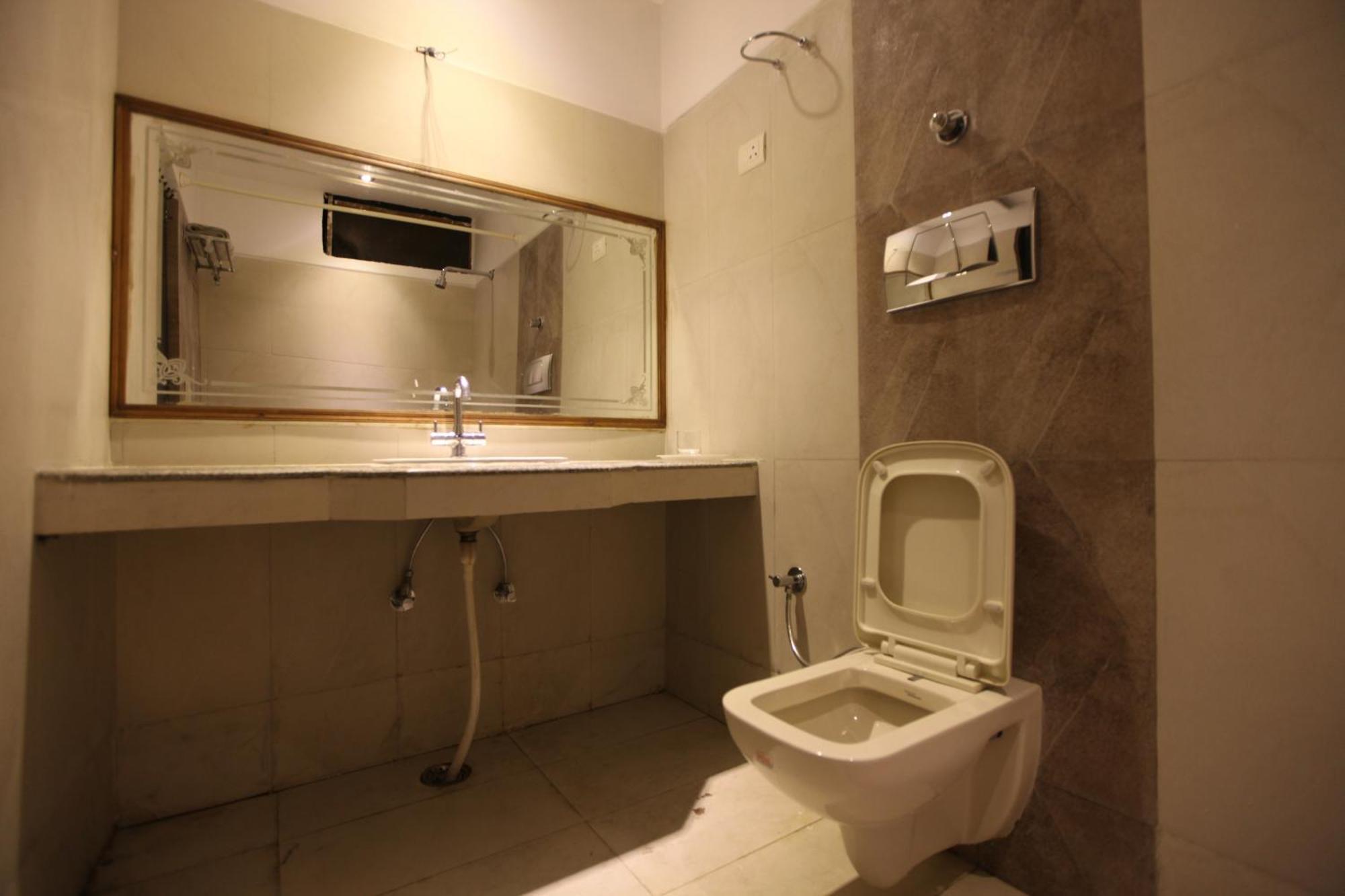 Hotel Landmark Chandīgarh Eksteriør billede